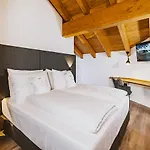 Elements Zell Am 4*