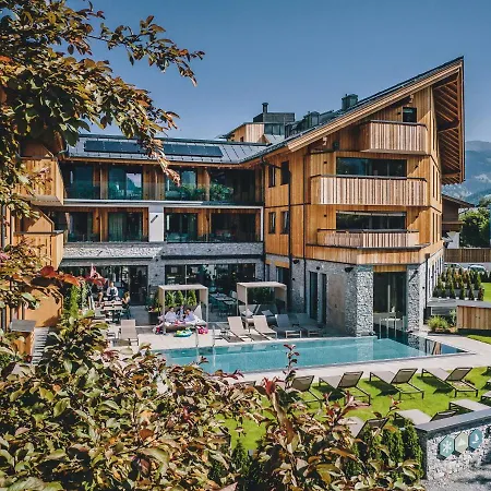 アパートホテル Elements Zell Am See; Bw Signature Collection 4*