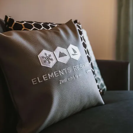 アパートホテル Elements Zell Am See; Bw Signature Collection ツェル アム ゼー