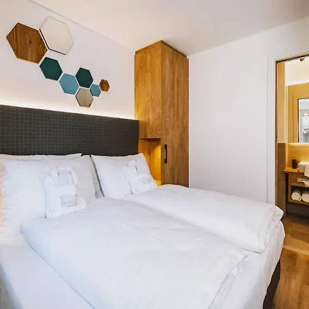 Elements Zell Am 4*
