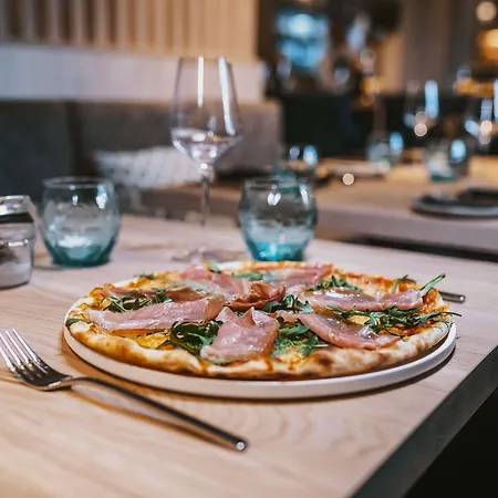 Aparthotel Elements Zell Am 4*