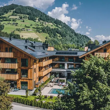 アパートホテル Elements Zell Am See; Bw Signature Collection ツェル アム ゼー