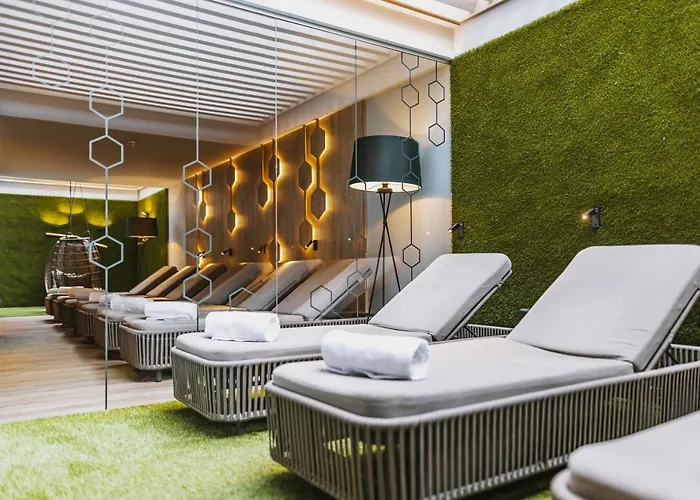 Elements Zell Am Aparthotel 4*