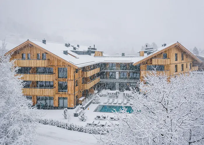 Elements Zell Am Aparthotel 4*