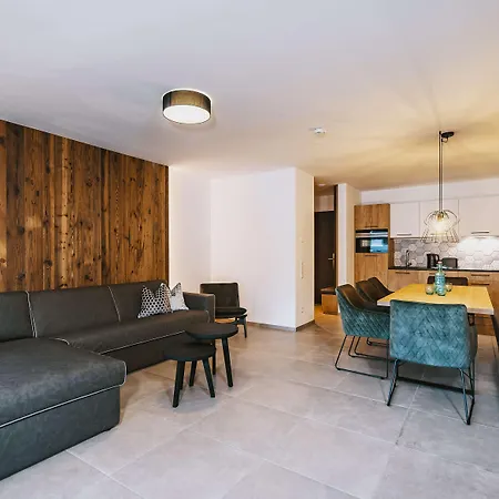 Апарт-отель Elements Zell Am 4*