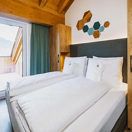 Elements Zell Am Апарт-отель 4*