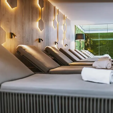 Elements Zell Am Целль-ам-Зе