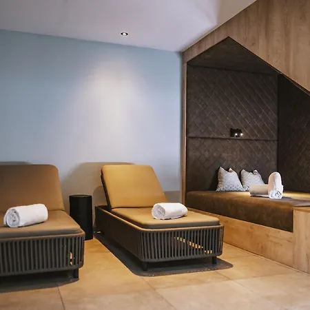 Elements Zell Am Апарт-отель 4*