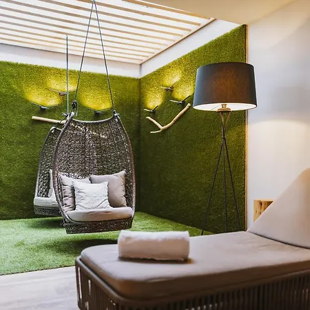 Апарт-отель Elements Zell Am