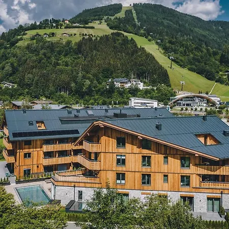 Elements Zell Am Апарт-отель