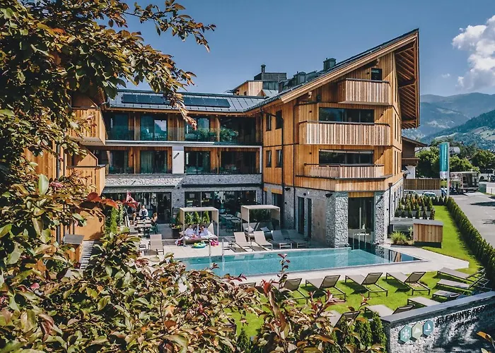Aparthotel Elements Zell Am 4*
